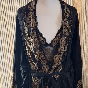 Elegant Avery Rose Black and Gold Lace Set